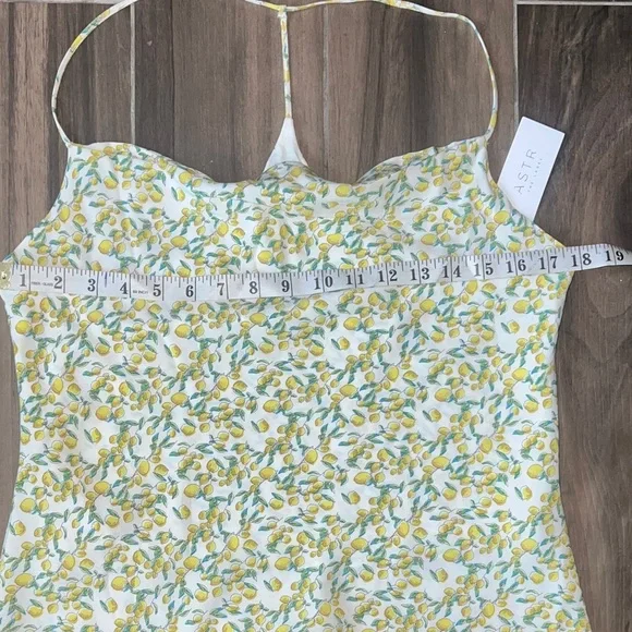 NWT ASTR The Label Cowl Neck
Tank Top Lemon Drop Print Sz Medium 🍋Summer🍋 - Picture 5 of 16
